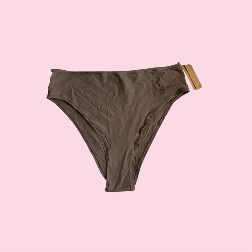 BNWT SKIMS Panties